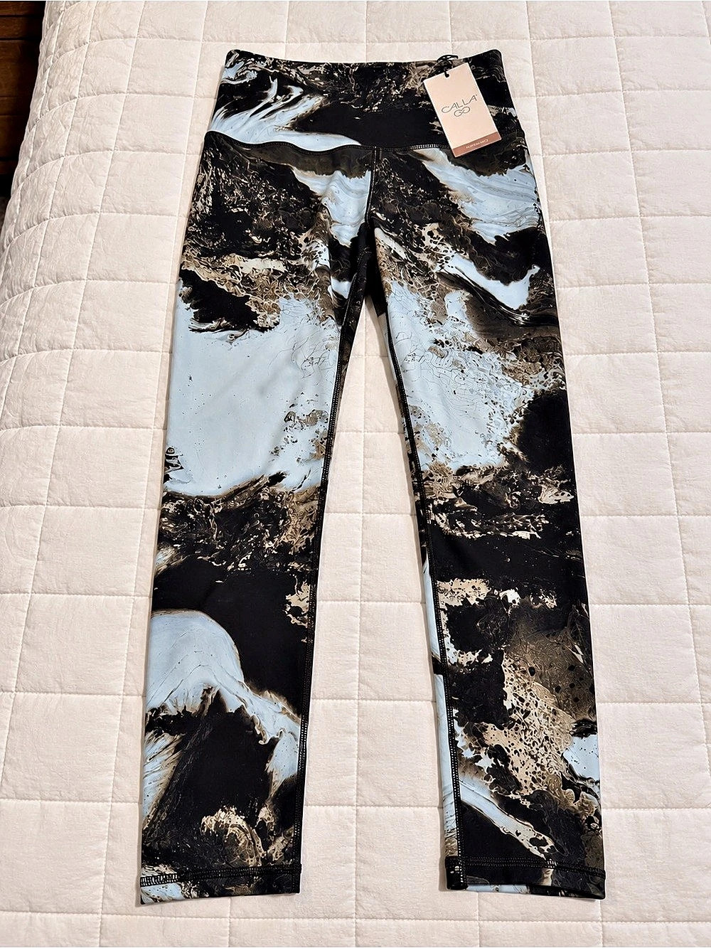 Abstract Print Leggings NWT in Black & Blue